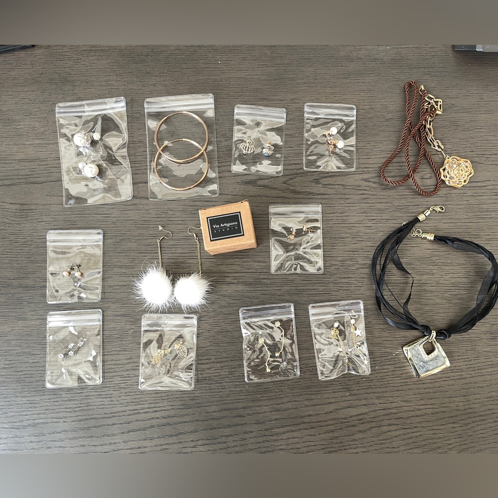 Bundle - 11 earrings and 2 necklaces lot